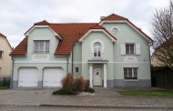 Luxury villa with basement in Malá Šárka complex